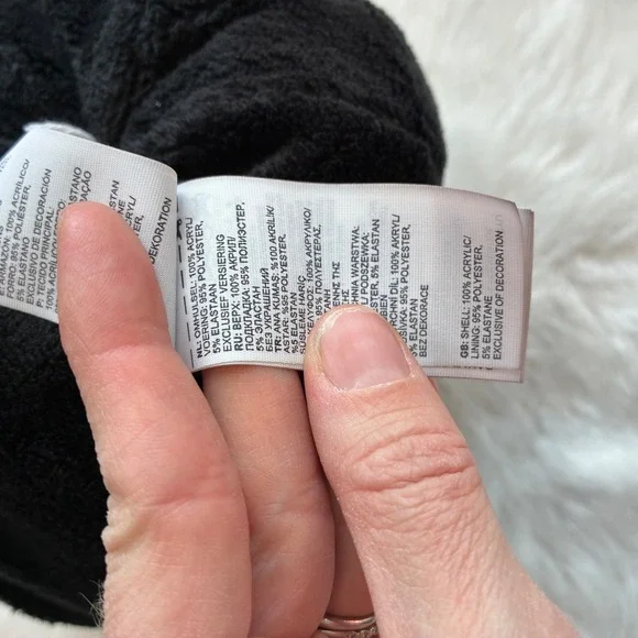 The North Face Womens Grey Cable Knit Fleece Lined Pom Beanie Hat One Size - Picture 6 of 7